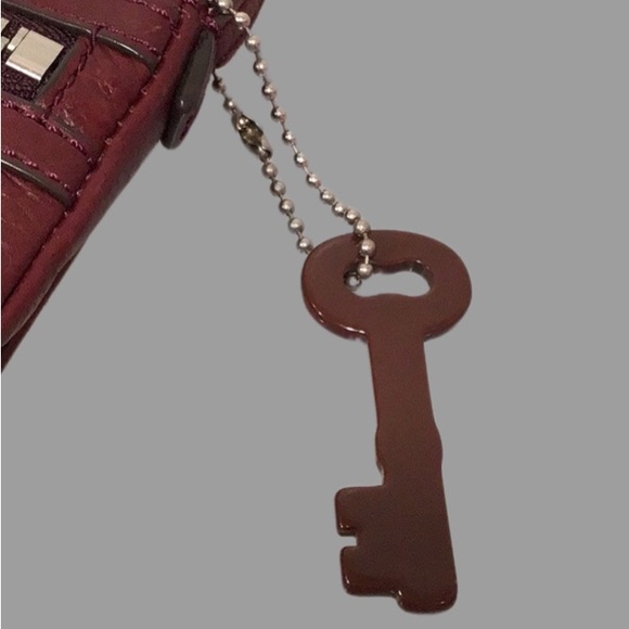 FOSSIL Issue No. 1954 Leather Crossbody, Boho, Oxblood Color, Key Dangler - Picture 2 of 10